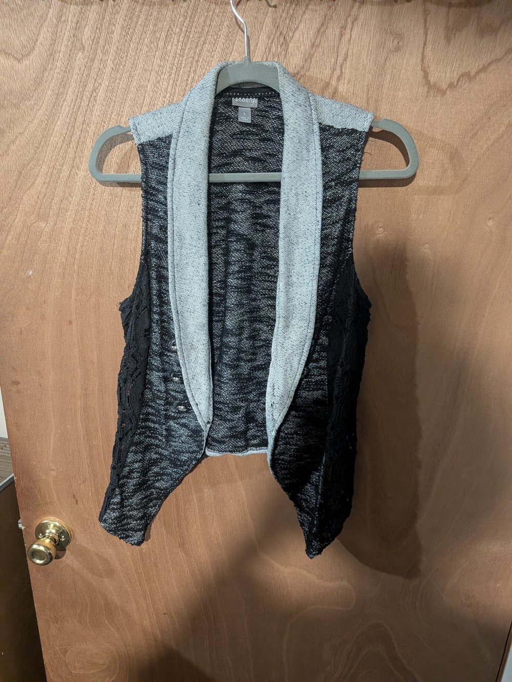 Sanctuary Black & Light Gray Open-Front Knit Vest